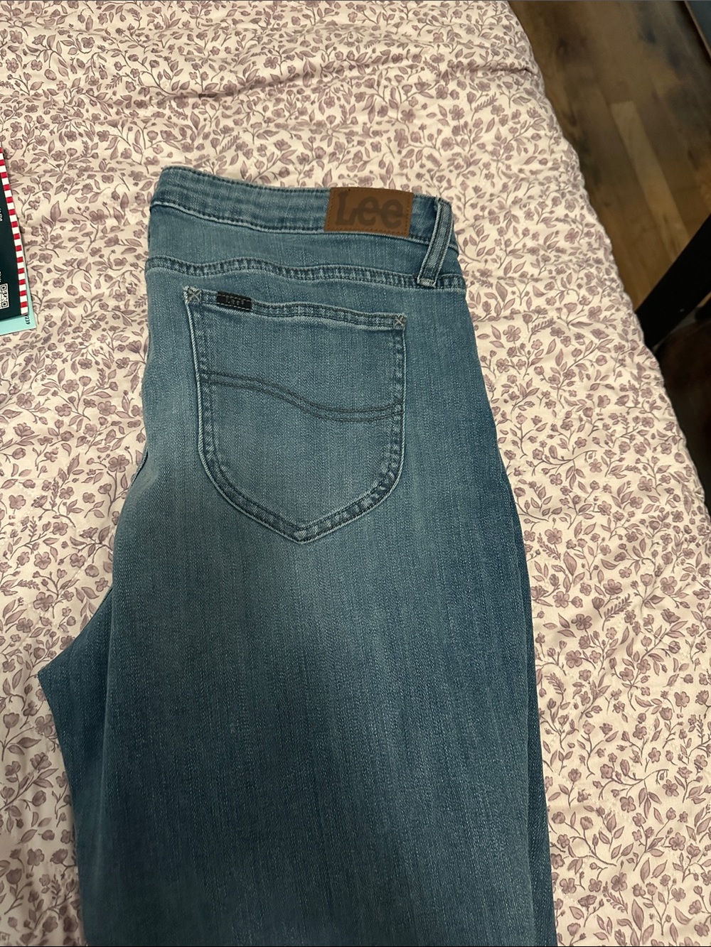 Lee Women's Skinny Jeans in Medium Blue Denim